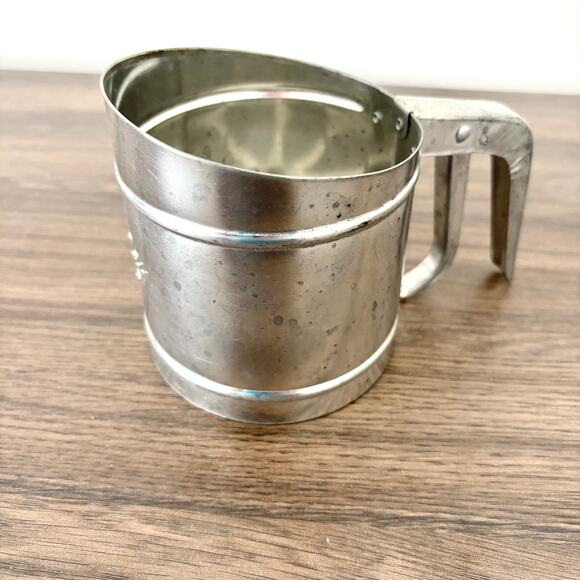 Vintage Foley Powdered Sugar Flour Sifter - Aluminum - Picture 2 of 5